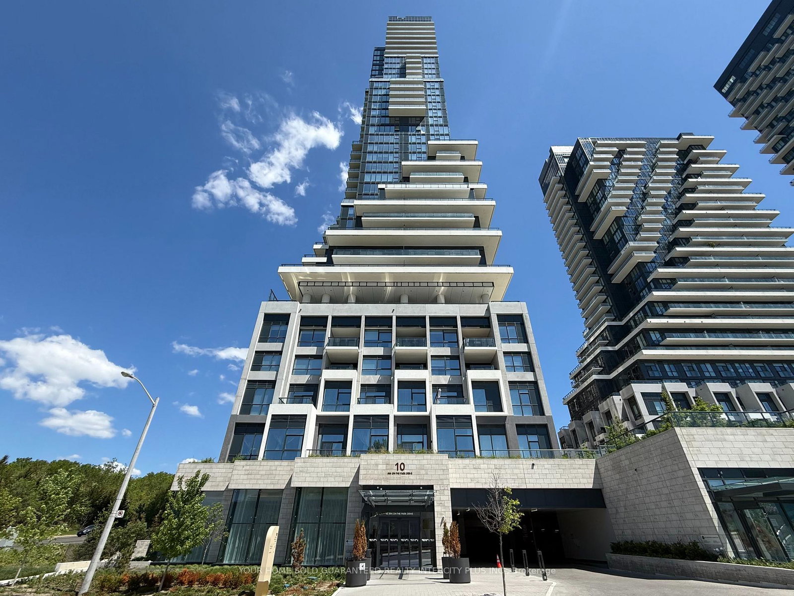10-inn-on-the-park-drive-north-york-ontario-c13223816