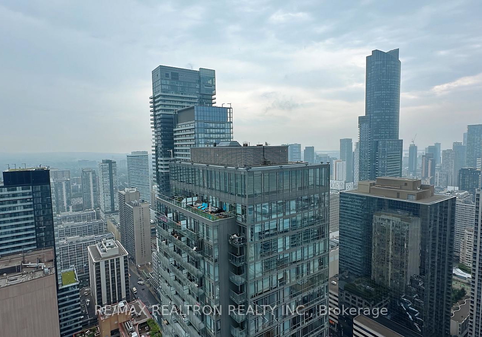 832-bay-street-toronto-ontario-c13224432