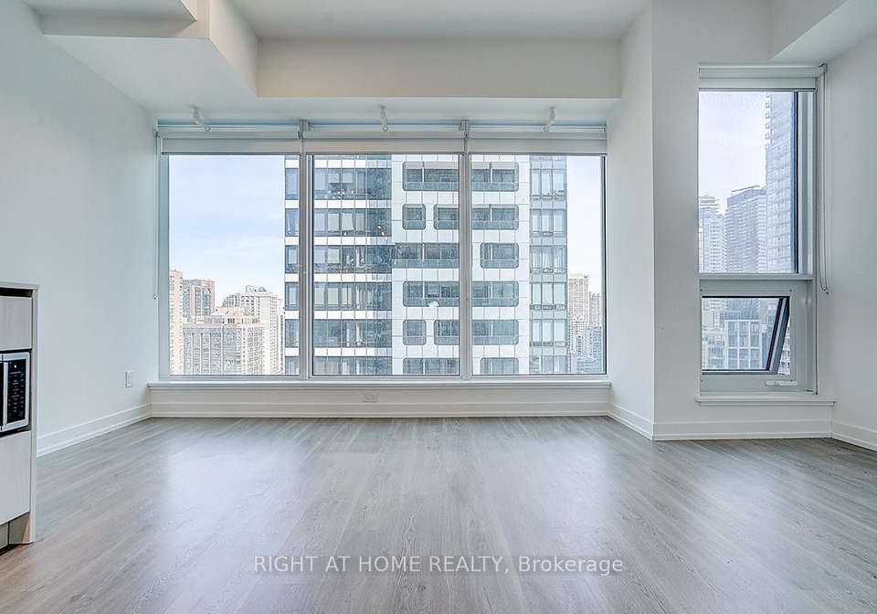 8-wellesley-street-w-toronto-ontario-c13224822