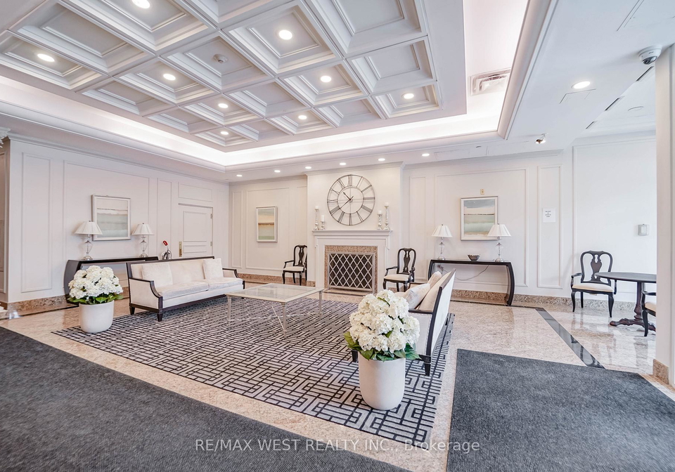1-hycrest-avenue-north-york-ontario-c13224968
