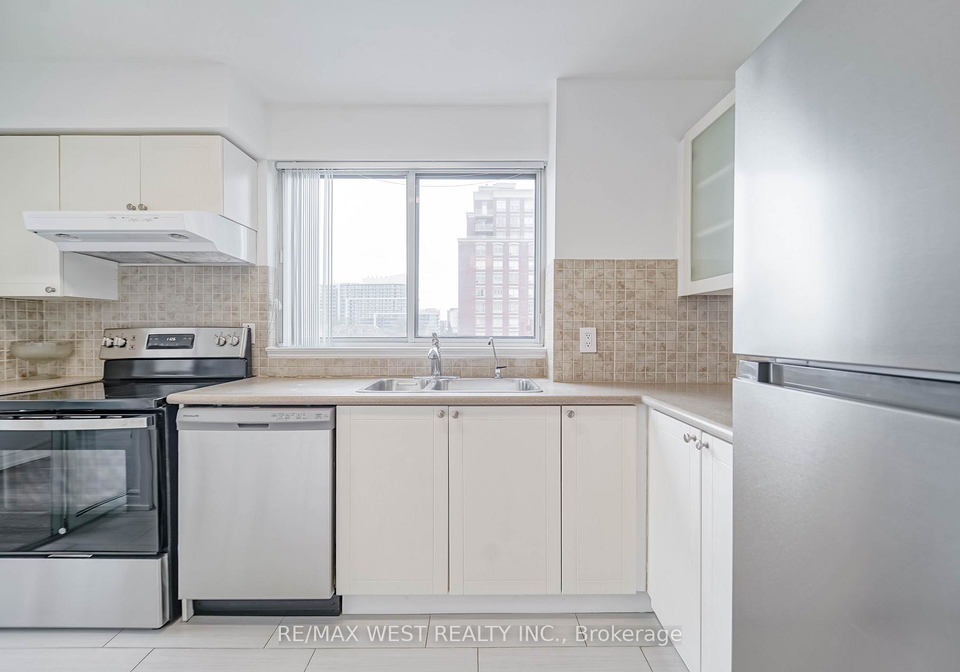 1-hycrest-avenue-north-york-ontario-c13224968