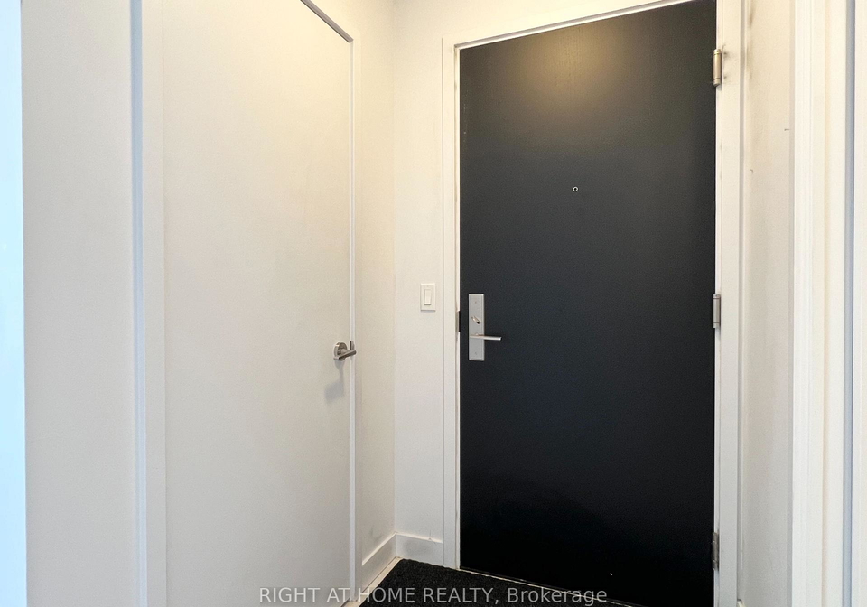 8-eglinton-avenue-e-toronto-ontario-c13225064