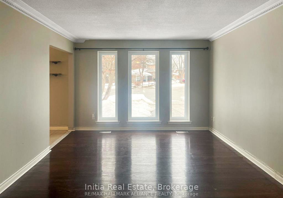 15-grove-park-crescent-north-york-ontario-c13225178