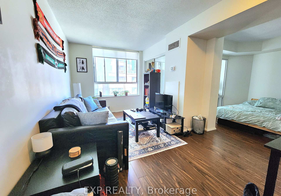 711-bay-street-toronto-ontario-c13225218