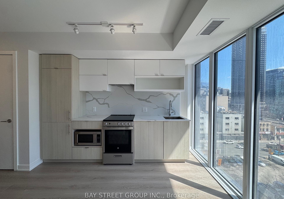 100-queen-street-e-toronto-ontario-c13225350