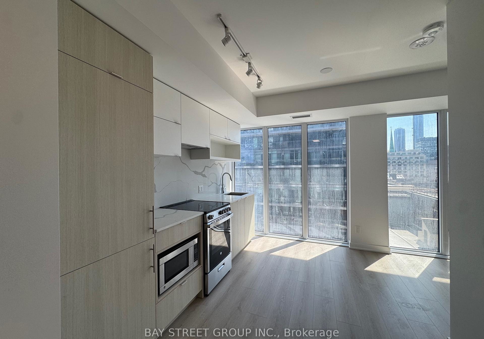 100-queen-street-e-toronto-ontario-c13225350