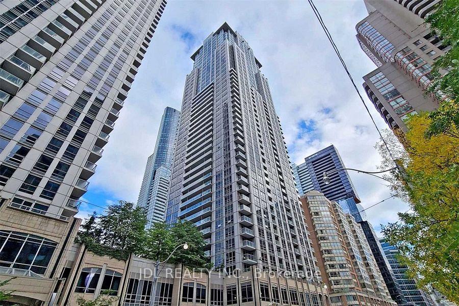 761-bay-street-toronto-ontario-c13225388