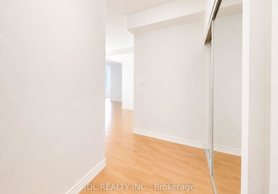 761-bay-street-toronto-ontario-c13225388