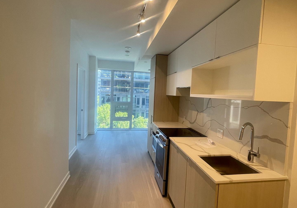 100-queen-street-e-toronto-ontario-c13225640