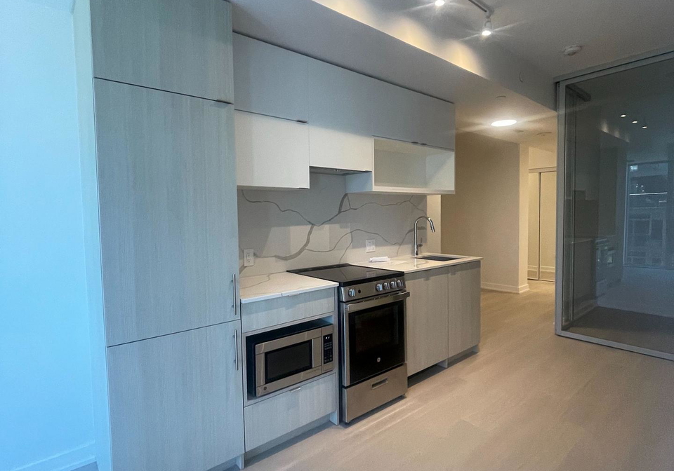 100-queen-street-e-toronto-ontario-c13225640