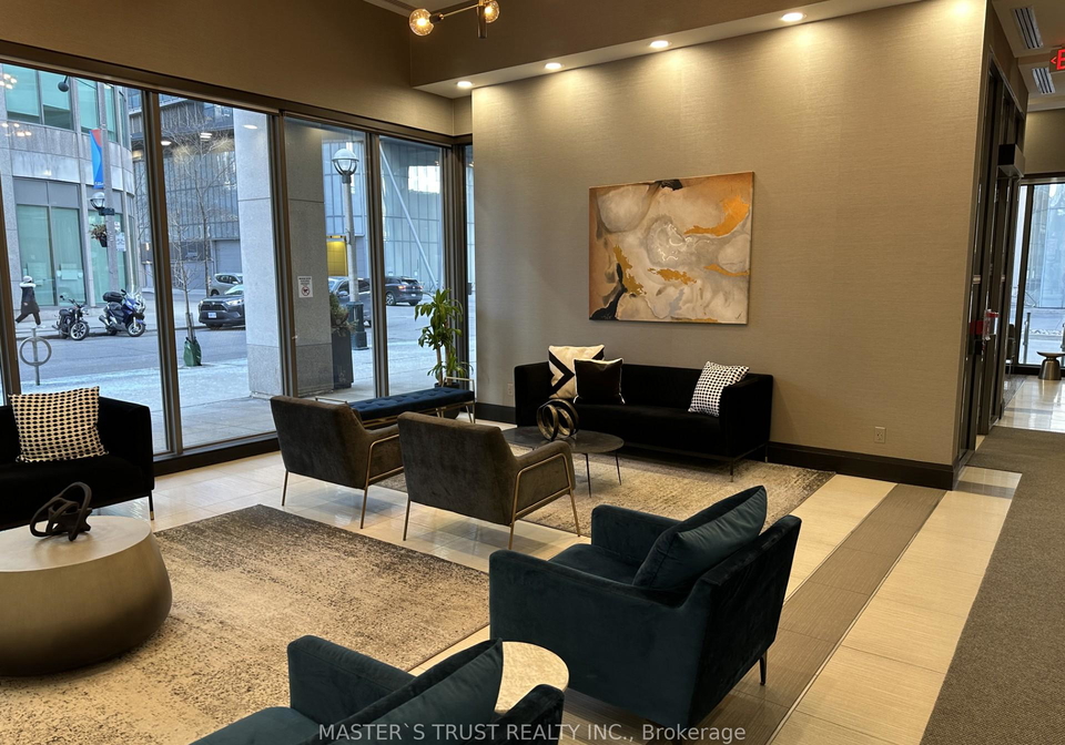 19-grand-trunk-crescent-toronto-ontario-c13225646