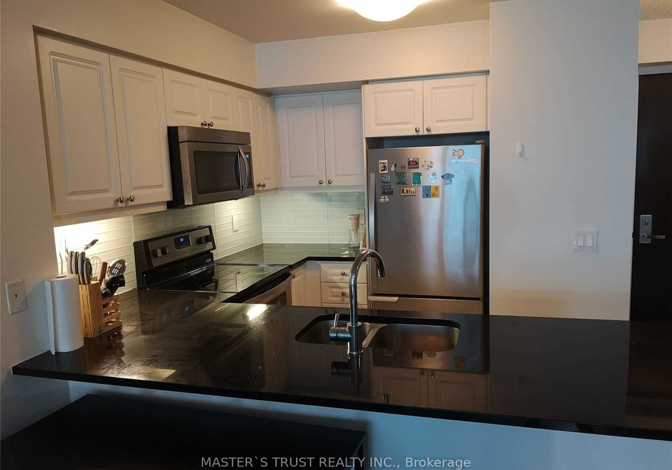 19-grand-trunk-crescent-toronto-ontario-c13225646