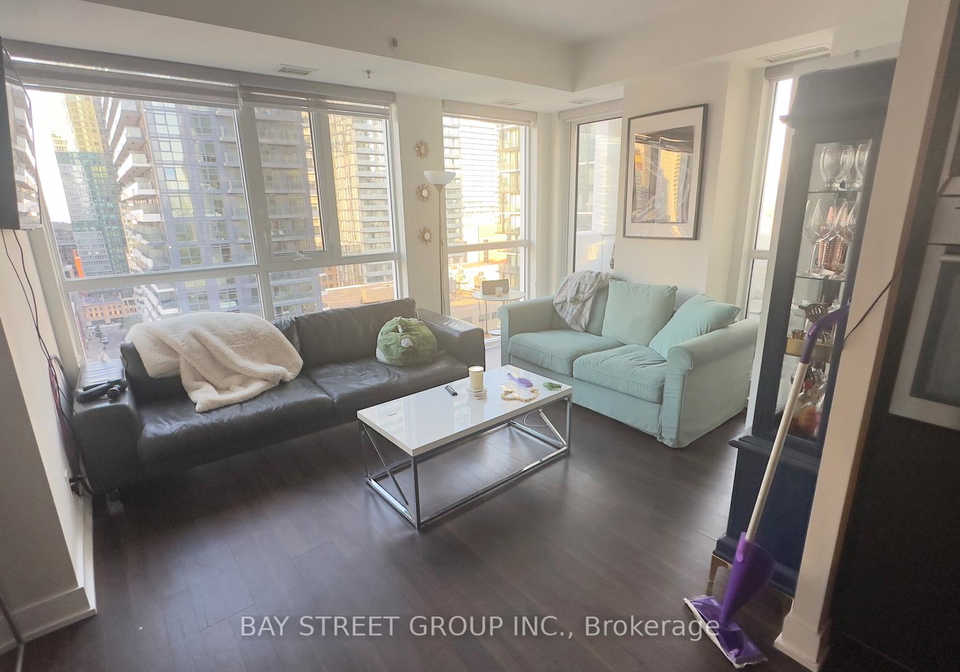 318-richmond-street-w-toronto-ontario-c13225816