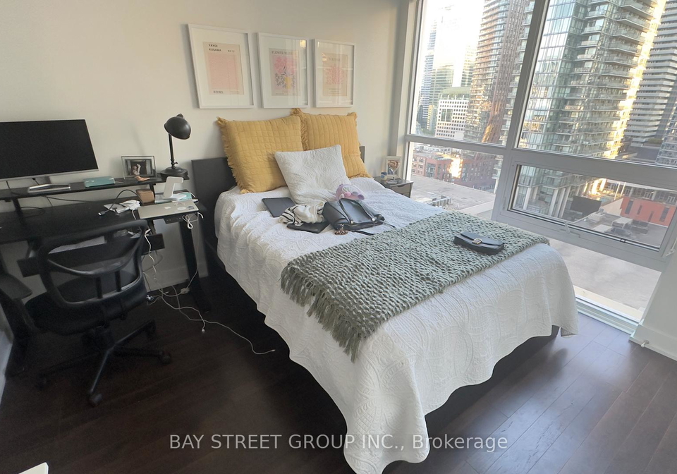 318-richmond-street-w-toronto-ontario-c13225816