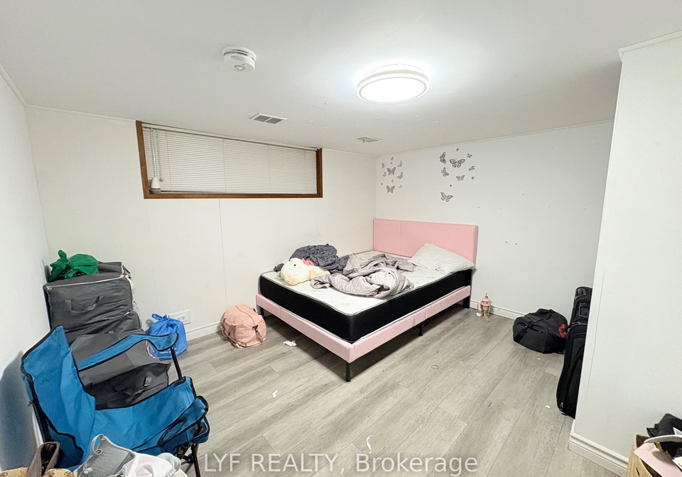 6-thorn-lane-north-york-ontario-c13225962