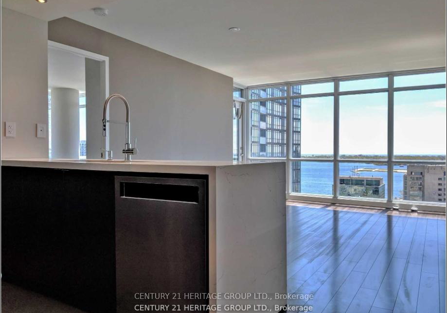 15-fort-york-boulevard-toronto-ontario-c13226098