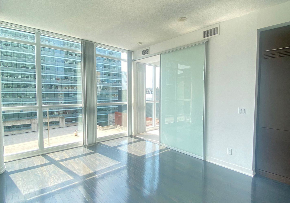 770-bay-street-toronto-ontario-c13226196