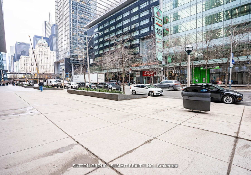 14-york-street-toronto-ontario-c13226436