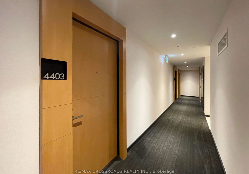 11-wellesley-street-w-toronto-ontario-c13226510