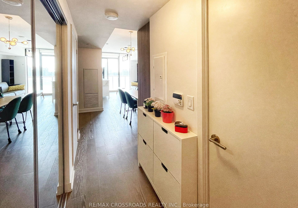 11-wellesley-street-w-toronto-ontario-c13226510