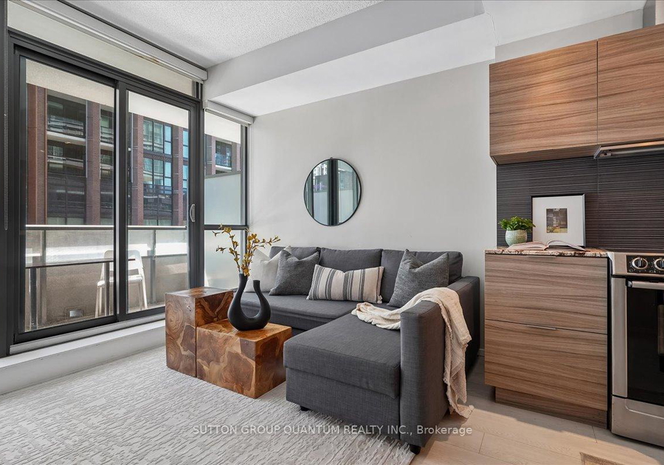8-charlotte-street-toronto-ontario-c13226528