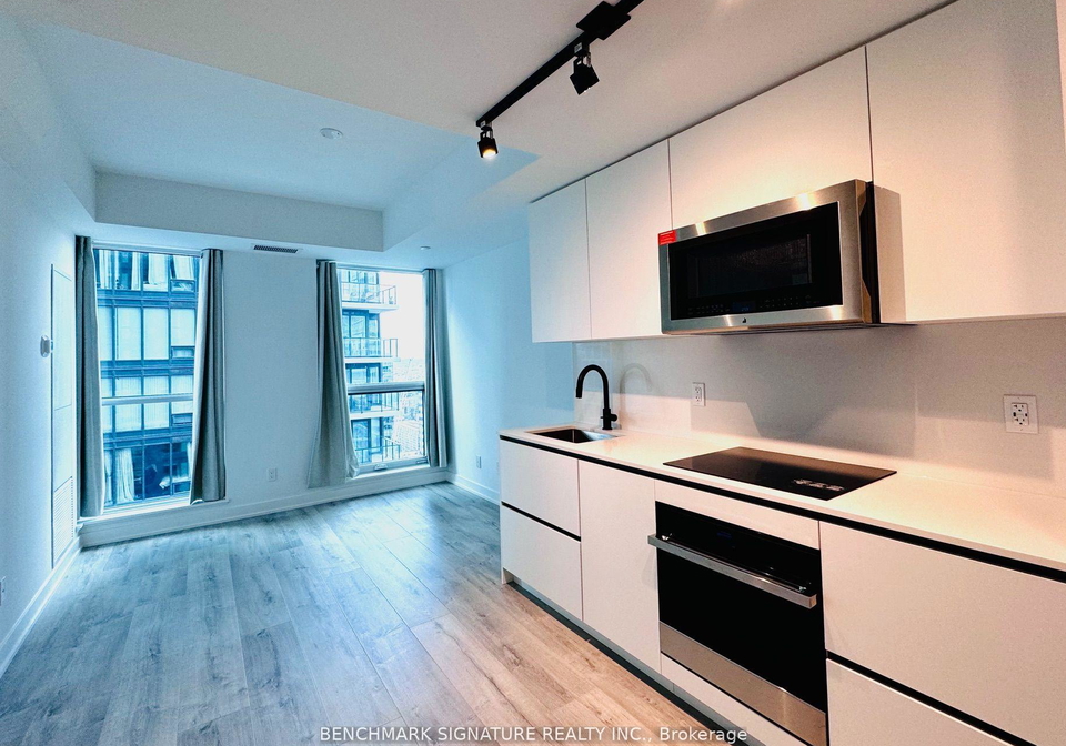 327-king-street-w-toronto-ontario-c13226582