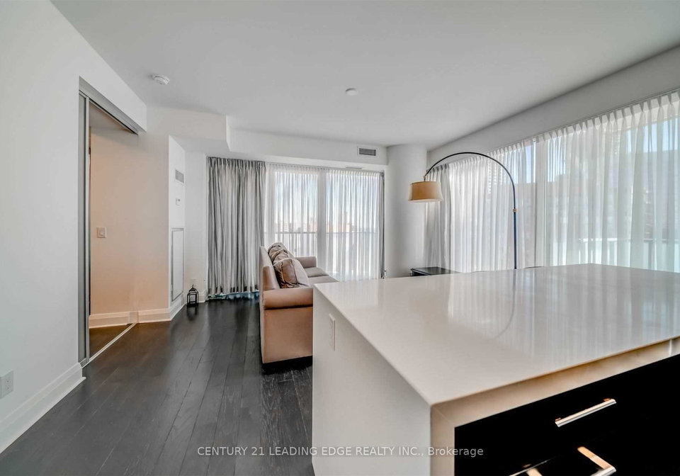 1080-bay-street-toronto-ontario-c13226750