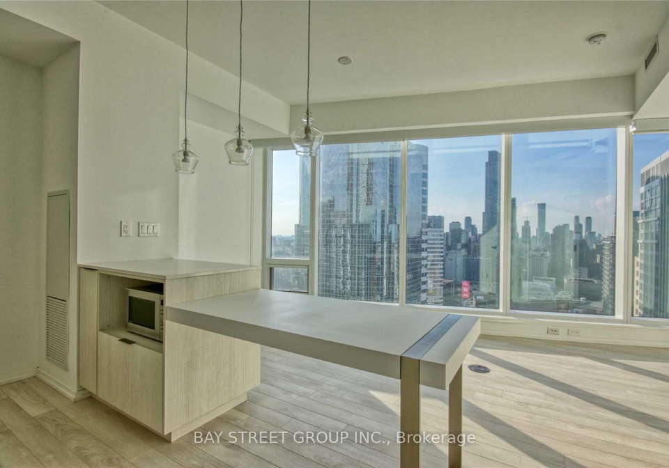 197-yonge-street-toronto-ontario-c13226956