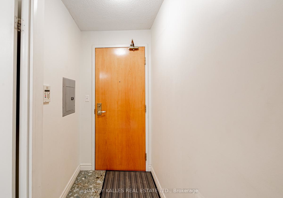 43-eglinton-avenue-e-toronto-ontario-c13227078