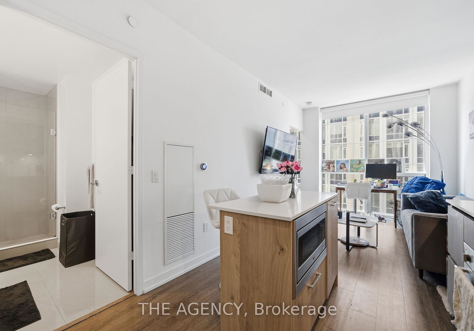 1-yorkville-avenue-toronto-ontario-c13227334