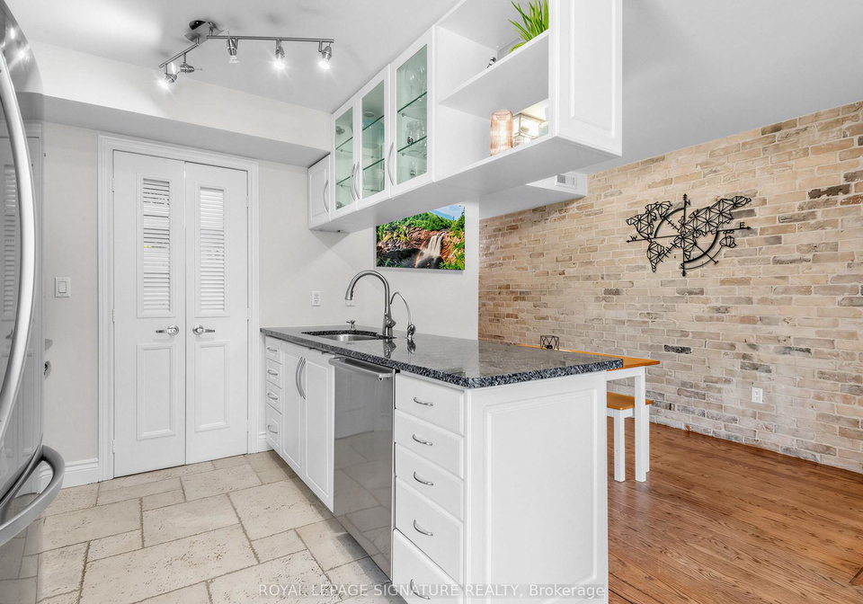 72-aerodrome-crescent-east-york-ontario-c13227876