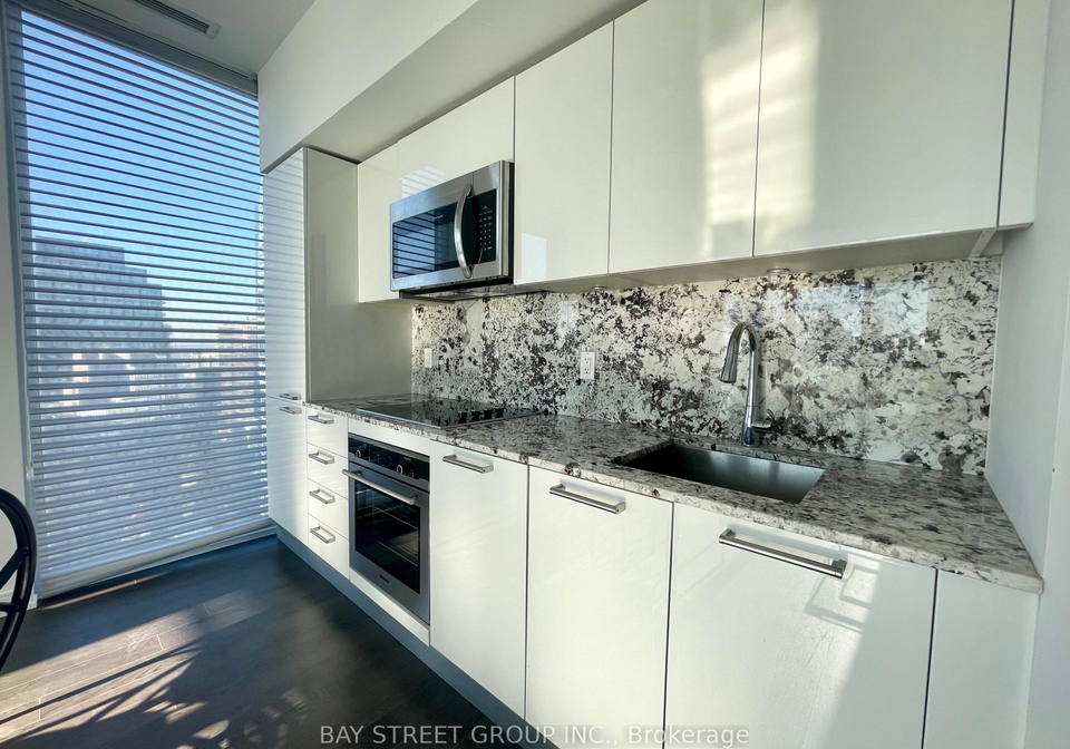 28-wellesley-street-e-toronto-ontario-c13228162