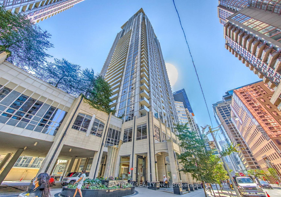 761-bay-street-toronto-ontario-c13228204