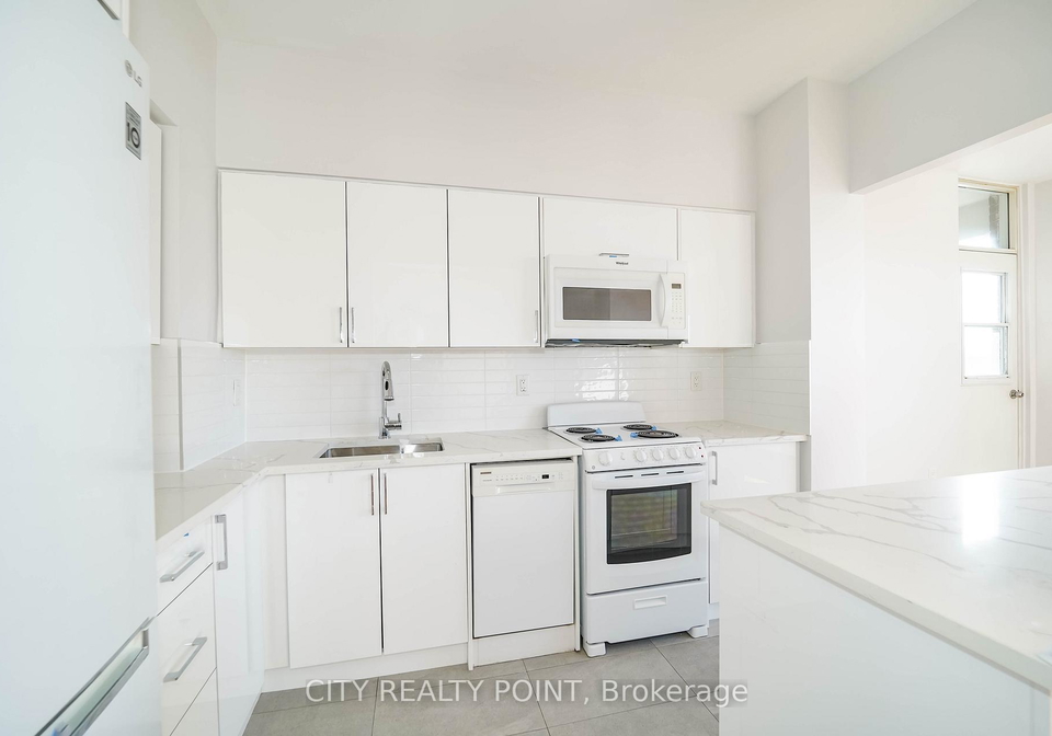 490-eglinton-avenue-e-toronto-ontario-c13228506