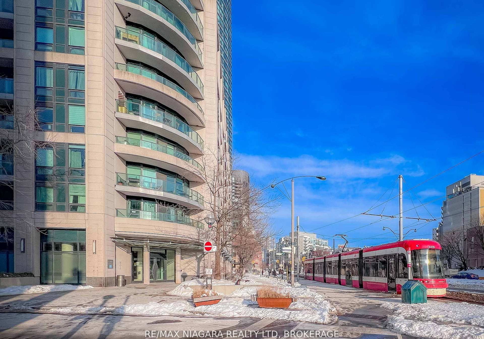 600-fleet-street-toronto-ontario-c13228726