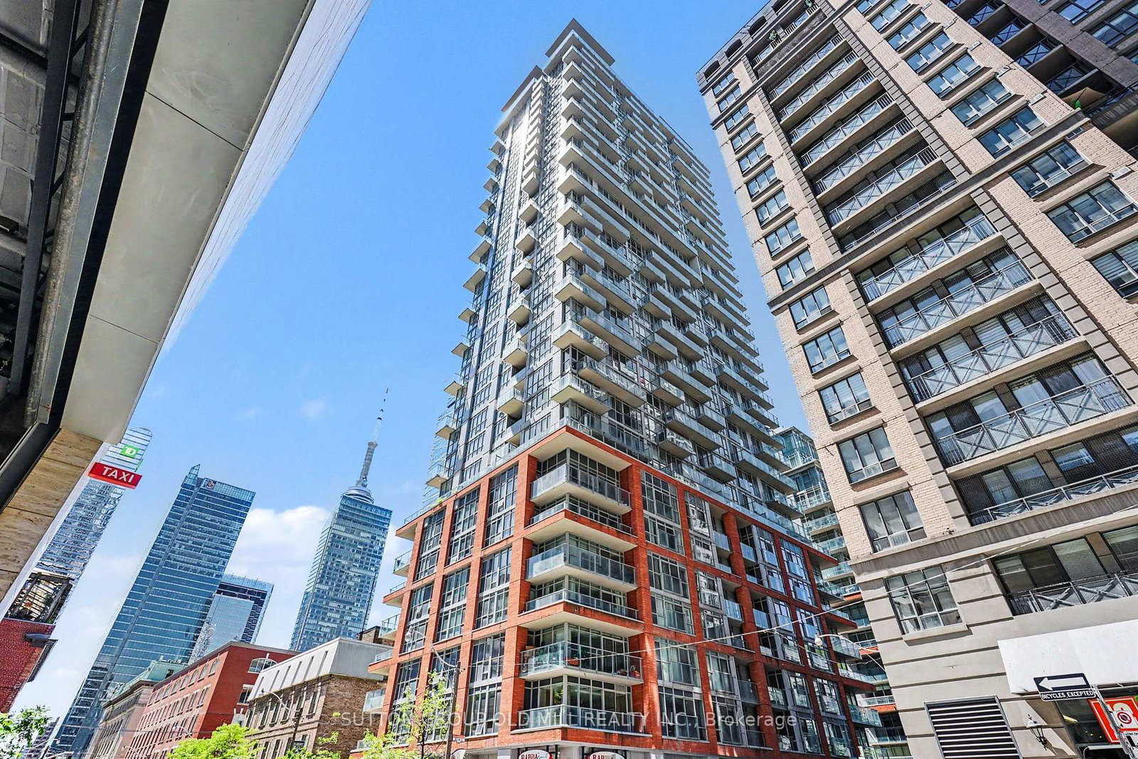 126-simcoe-street-toronto-ontario-c13228778