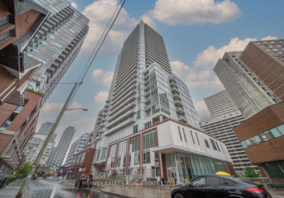 33-helendale-avenue-toronto-ontario-c13229052