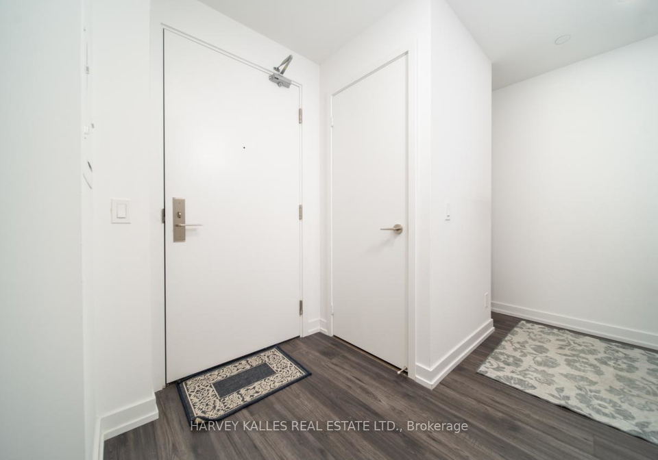 33-helendale-avenue-toronto-ontario-c13229052