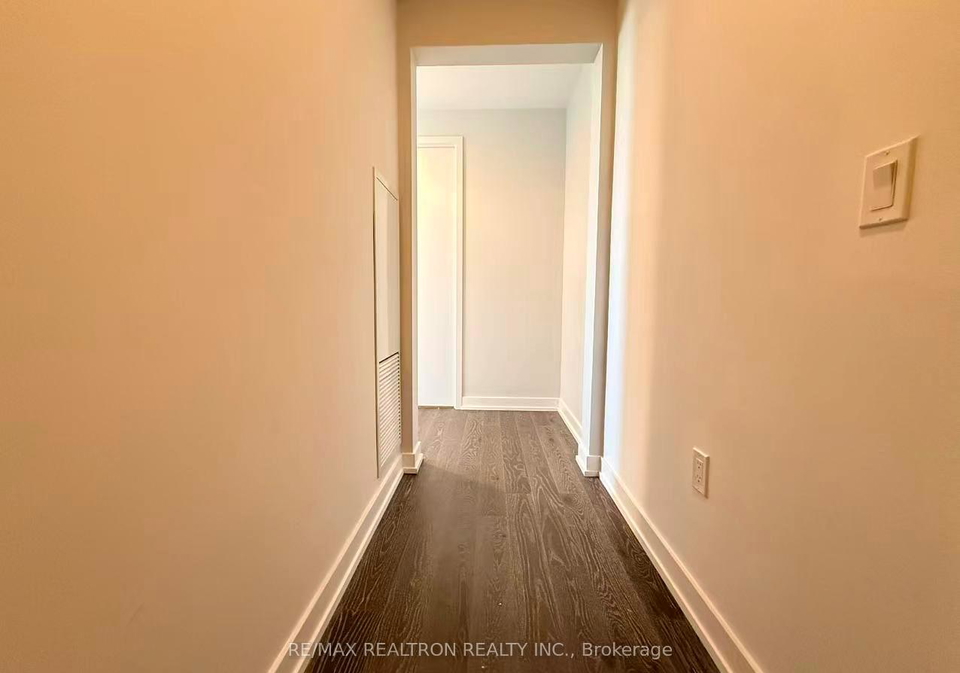 1-yorkville-avenue-toronto-ontario-c13229082