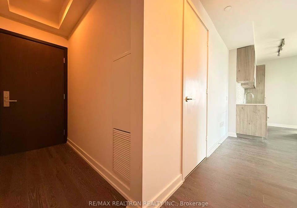 1-yorkville-avenue-toronto-ontario-c13229082