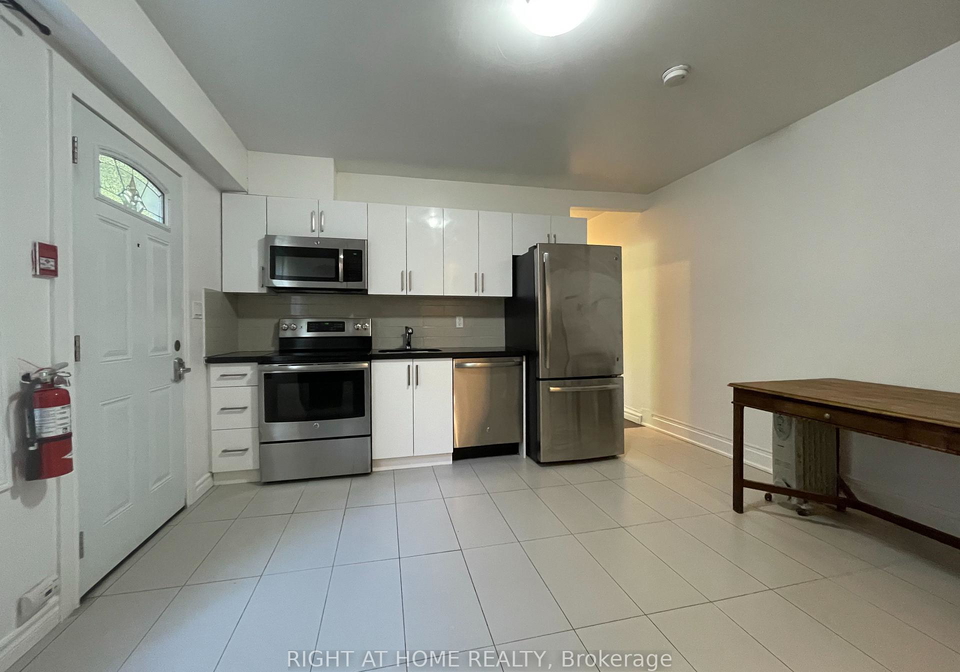 95-darcy-street-toronto-ontario-c13229528