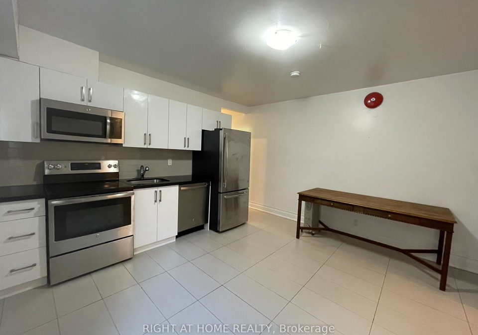 95-darcy-street-toronto-ontario-c13229528