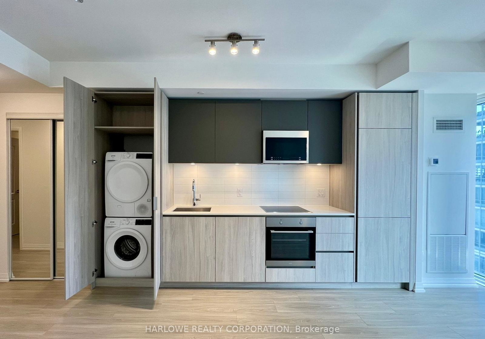 8-widmer-street-toronto-ontario-c13230066