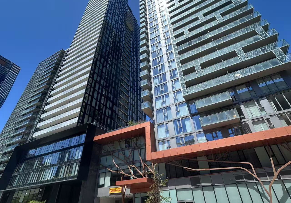 50-wellesley-street-e-toronto-ontario-c13230122