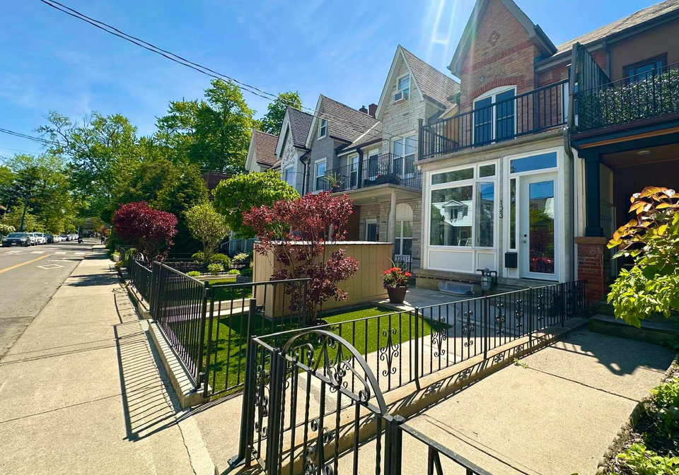 123-lindsey-avenue-toronto-ontario-c13230176