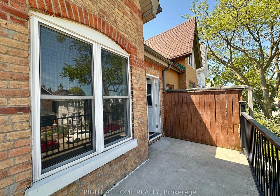123-lindsey-avenue-toronto-ontario-c13230176