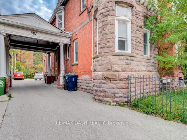 661-huron-street-toronto-ontario-c13230274
