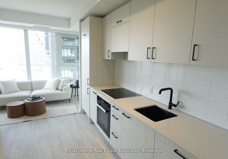 1-quarrington-lane-north-york-ontario-c13230410