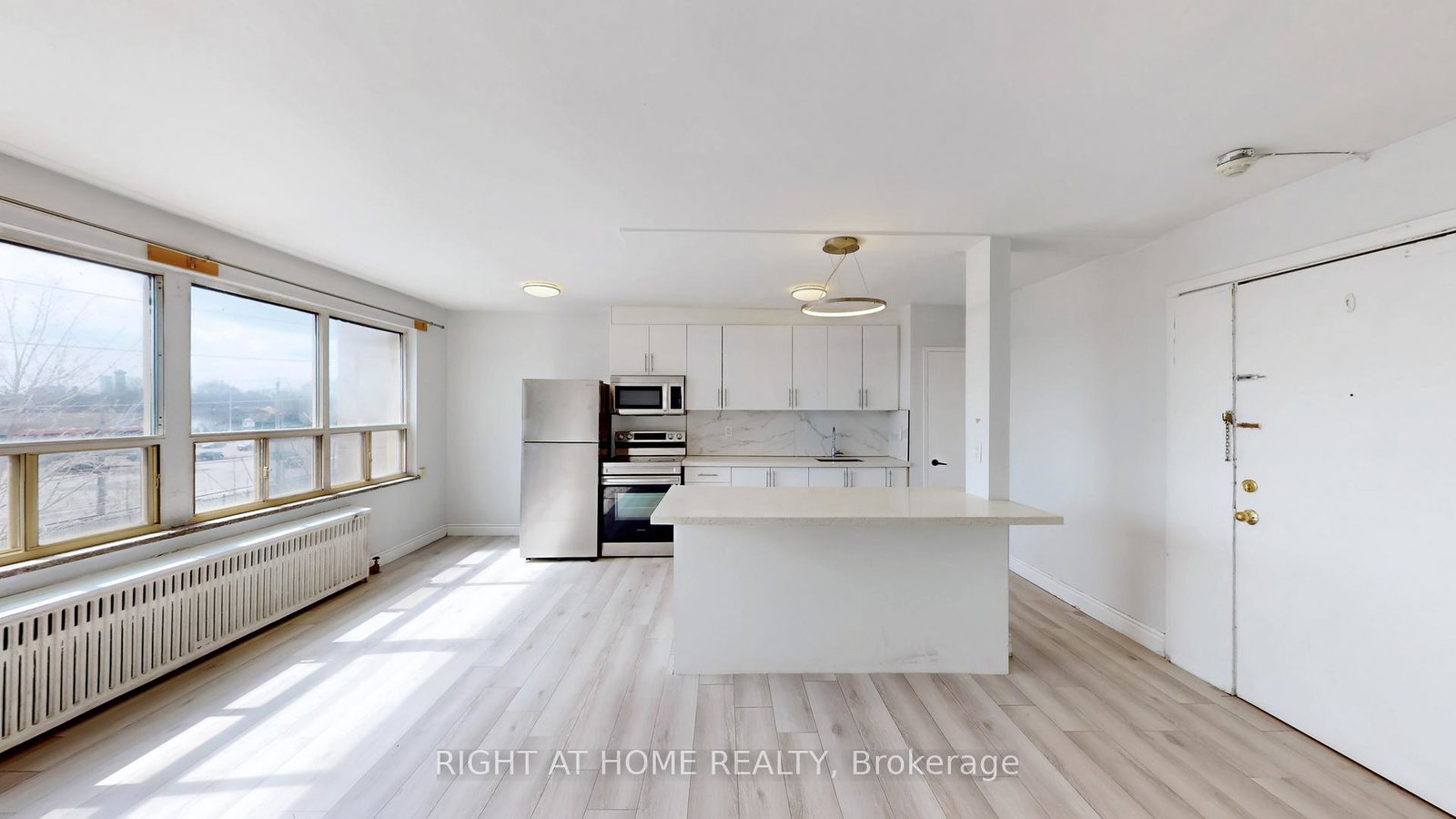 896-eglinton-avenue-e-east-york-ontario-c13230764