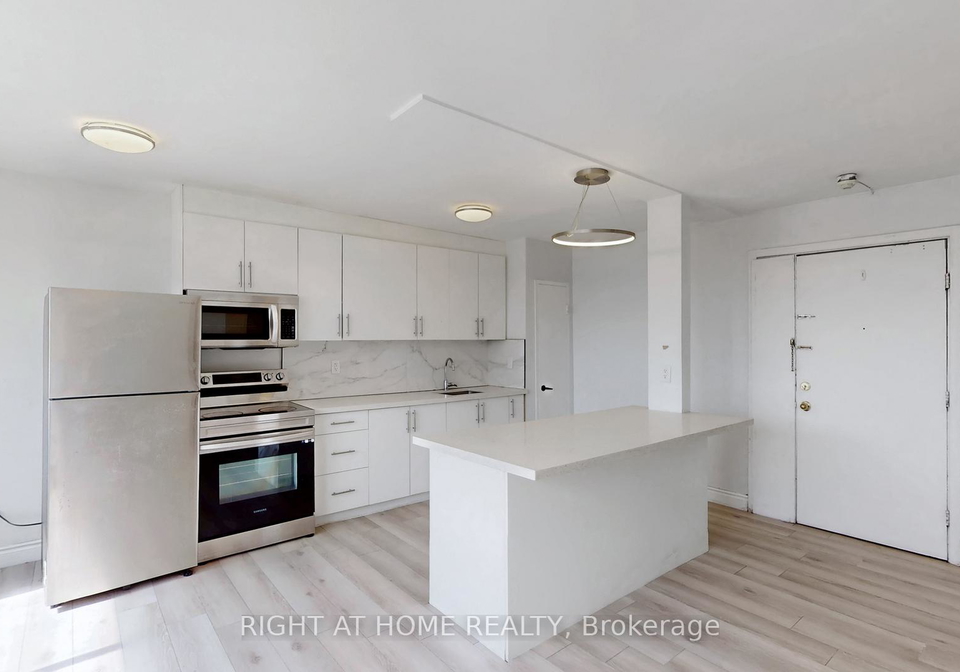 896-eglinton-avenue-e-east-york-ontario-c13230764